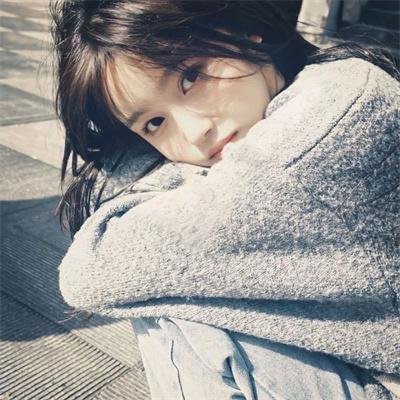 潇洒佳人淡淡妆